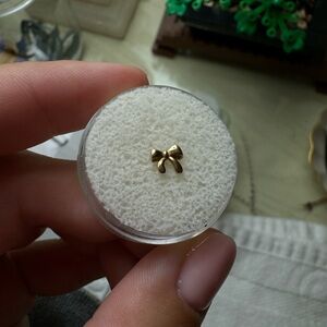 14k gold bow threadless end